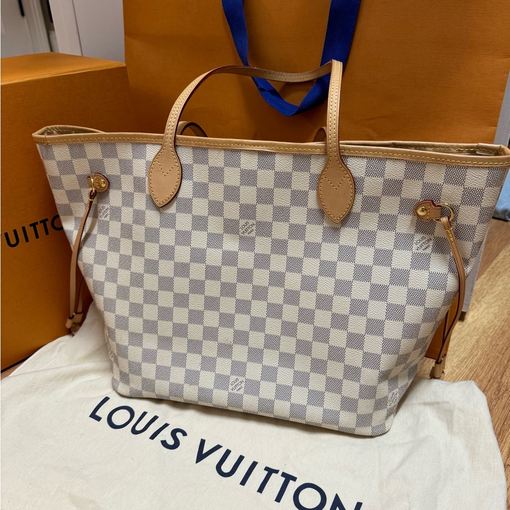 Louis Vuitton - The Neverfull Tote Damier Azur